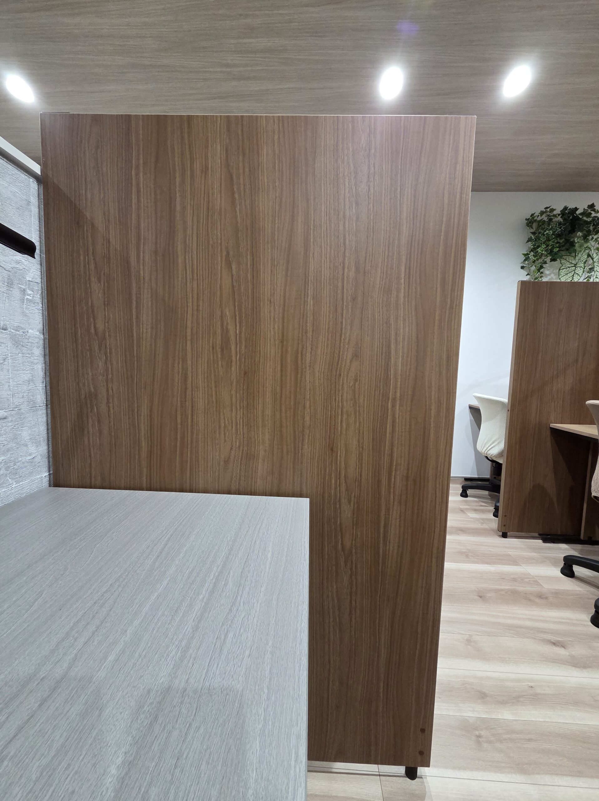 CELLGRIDの高いパーテーション